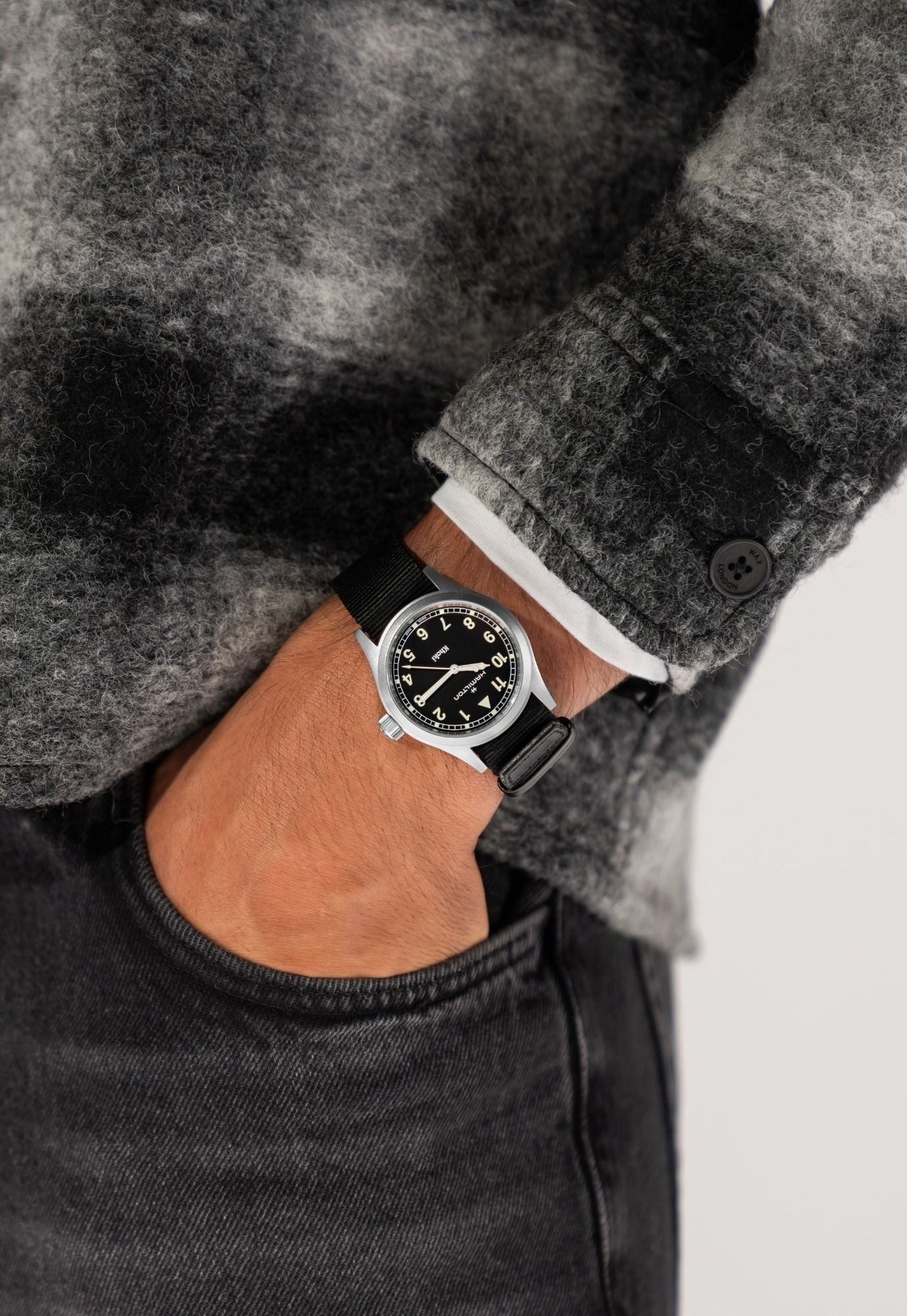 ハミルトン(HAMILTON) カーキ フィールド クォーツ 33mm ブラック